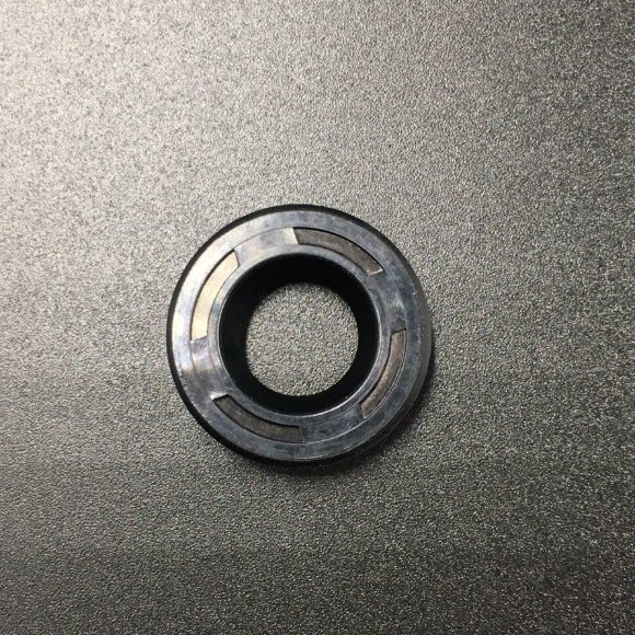 Сальник Yamaha (93101-10811) (10.8x21x7) (Yamaha) Сальник Yamaha (93101-10811) (10.8x21x7) (Yamaha)
