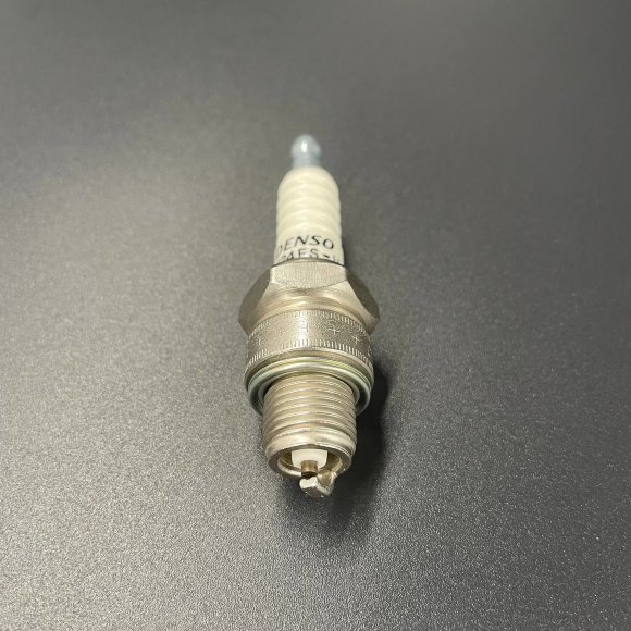 Свеча зажигания 4038 W24FSU (B8HS) (DENSO)