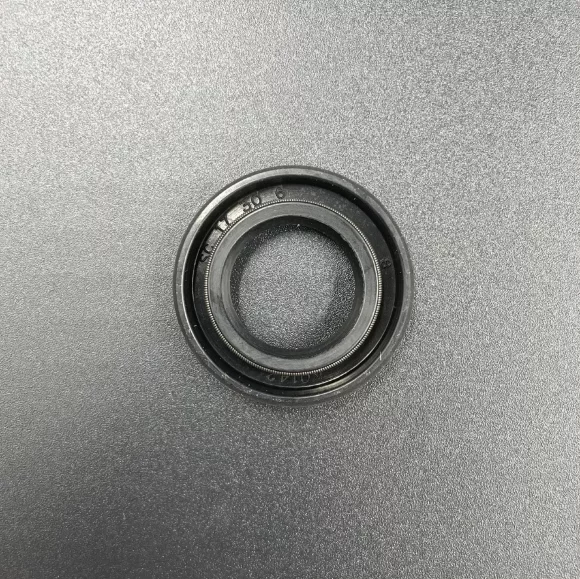 Сальник Yamaha (93101-17001; 93101-17054) (17x30x6) (Omax)