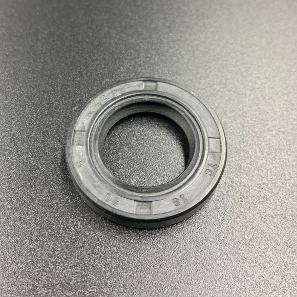 Сальник Yamaha (93104-18049) (18x30x5) (Osaka) Сальник Yamaha (93104-18049) (18x30x5) (Osaka)