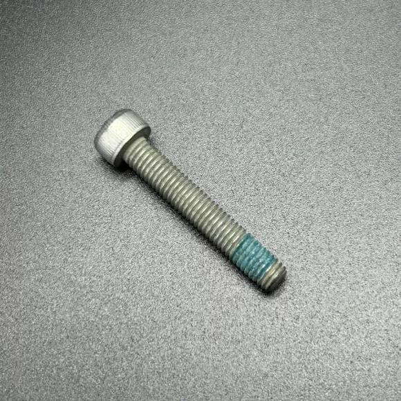 Болт стальной диам. 5 мм SCREW @5 (Quicksilver) Болт стальной диам. 5 мм SCREW @5 (Quicksilver)