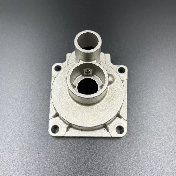 Корпус помпы охлаждения Suzuki DT20-40, DF40-50 (17411-94421; 17410-92L00) (Yuelang) Корпус помпы охлаждения Suzuki DT20-40, DF40-50 (17411-94421; 17410-92L00) (Yuelang)