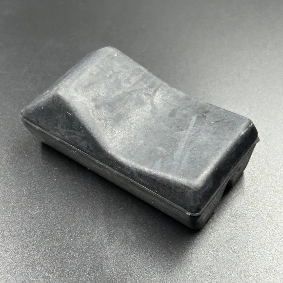 Демпфер лыжи (ограничитель хода) Yamaha VK540 (88T-23743-00; 8V0-23743-01) (KINETIX) Демпфер лыжи (ограничитель хода) Yamaha VK540 (88T-23743-00; 8V0-23743-01) (KINETIX)
