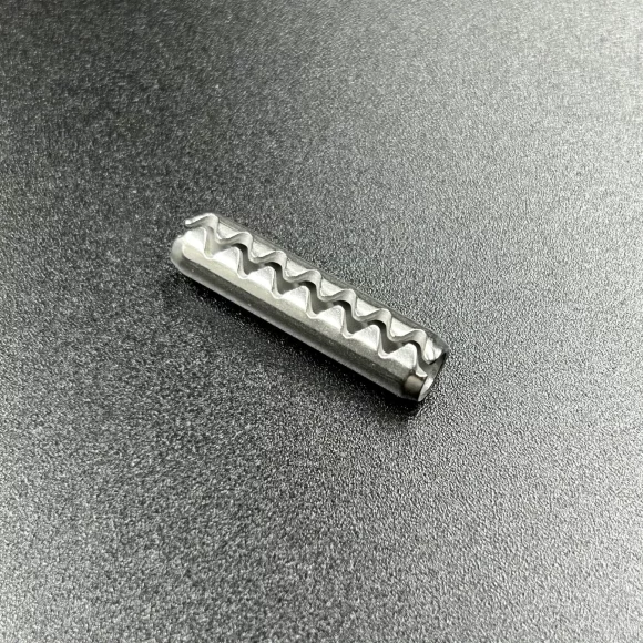 Стопорный штифт ручки подвески (барашка) Suzuki DT9,9-40/DF4-30 (Omax)