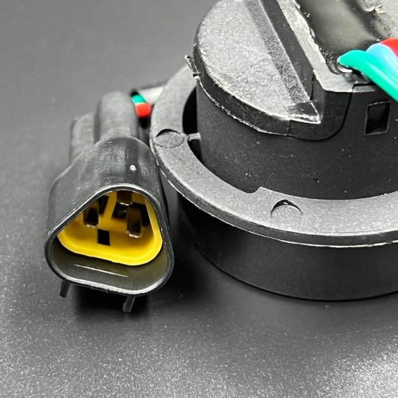 Кнопка гидроподъема в поддон Yamaha 200-250 (Omax)