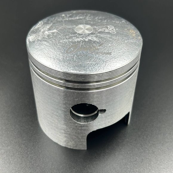 Поршневой комплект Suzuki DT25-30 (12110-96353-0.50) (0.50mm) (Omax) Поршневой комплект Suzuki DT25-30 (12110-96353-0.50) (0.50mm) (Omax)