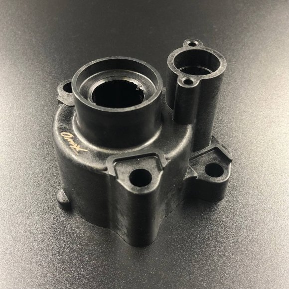 Корпус помпы охлаждения Yamaha F75-100 (Omax)