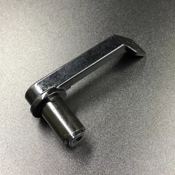 Ручка замка капота Tohatsu 9.9-18, 25-30, 40C (338Q67141-0) (PREMARINE)