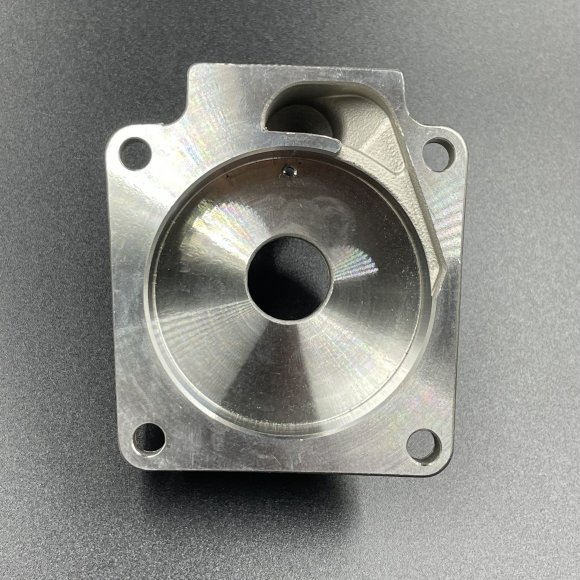 Корпус помпы охлаждения Suzuki DT20-40, DF40-50 (17411-94421; 17410-94431) (Omax)