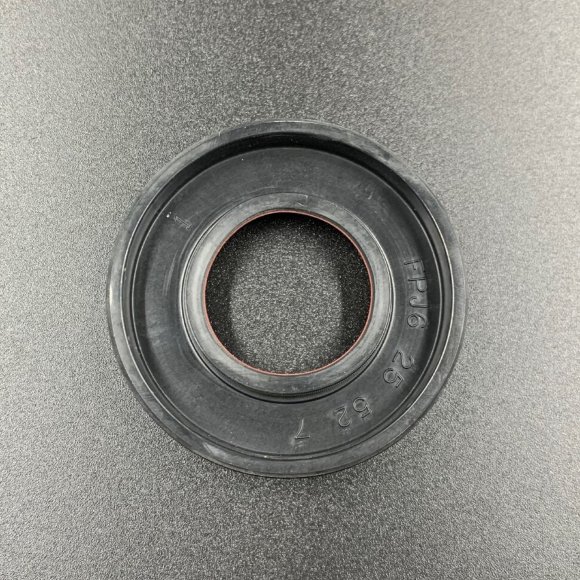 Сальник Suzuki (09283-25075) (25x52x7) (Omax)