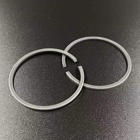 Кольца поршневые, комплект на один поршень Suzuki DT9.9-15 (толщина 2mm) (STD) (Omax)