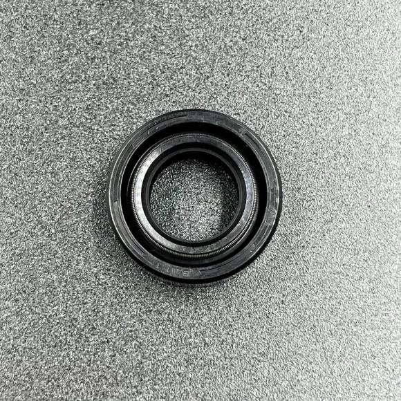 Сальник Honda (91252-ZV1-003) (13х23х8) (Honda) Сальник Honda (91252-ZV1-003) (13х23х8) (Honda)