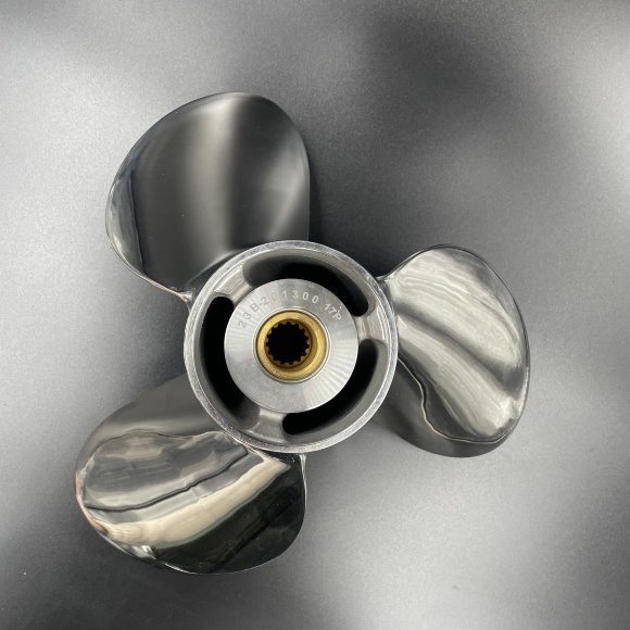 Гребной винт Yamaha 60-140, F70-F130 Stella (3x13 1/4x17) (Сталь) (Polastorm) Гребной винт Yamaha 60-140, F70-F130 Stella (3x13 1/4x17) (Сталь) (Polastorm)