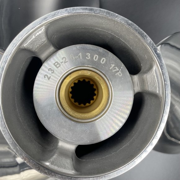 Гребной винт Yamaha 60-140, F70-F130 Stella (3x13 1/4x17) (Сталь) (Polastorm) Гребной винт Yamaha 60-140, F70-F130 Stella (3x13 1/4x17) (Сталь) (Polastorm)