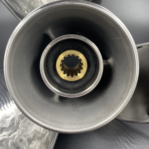 Гребной винт Yamaha 60-140, F70-F130 Stella (3x13 1/4x17) (Сталь) (Polastorm) Гребной винт Yamaha 60-140, F70-F130 Stella (3x13 1/4x17) (Сталь) (Polastorm)