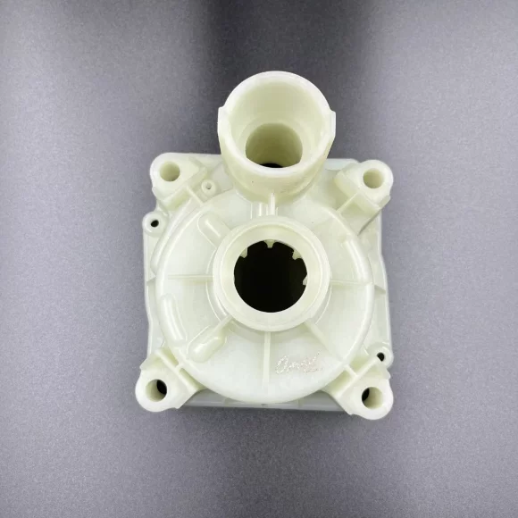 Корпус помпы охлаждения Yamaha F300-350  (Omax)