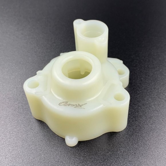 Корпус помпы охлаждения Yamaha 60-90 (Omax)