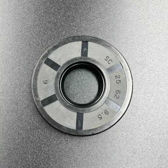 Сальник Mercury (26-8036671; 350-01215-5) (25x62x9.5) (Omax)