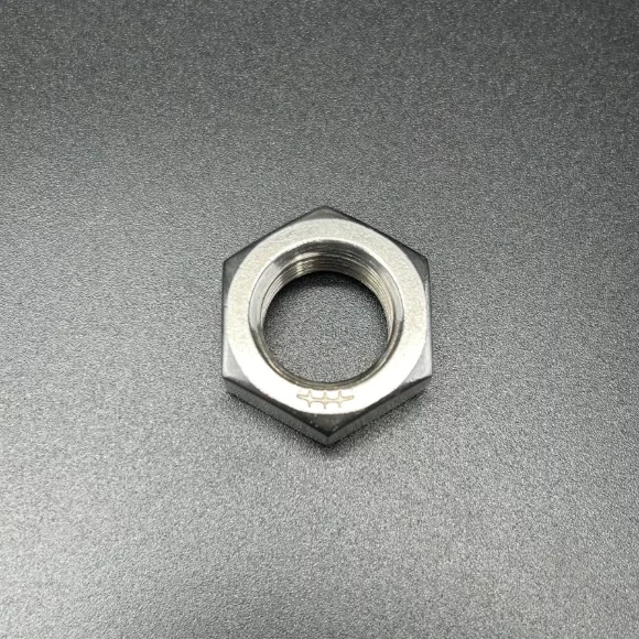 Гайка стальная диам. 15 мм NUT (Quicksilver)