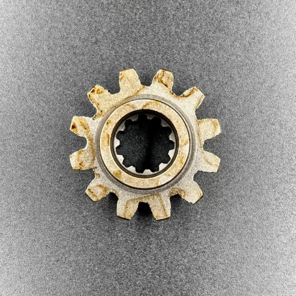 Шестерня пиньон Suzuki DT9.9-15, DF8-20(A), DF9.9(B) (WUHU)