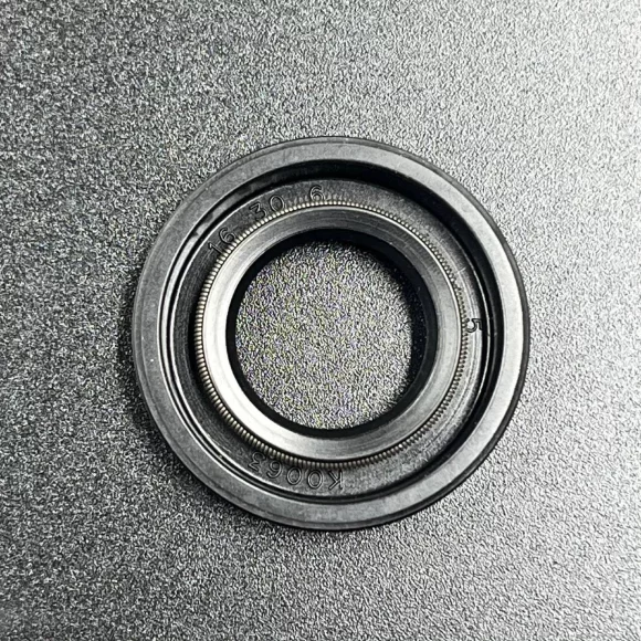 Сальник Yamaha (93101-16M36 ; 93101-16M01) (14X30X5) (WUHU)