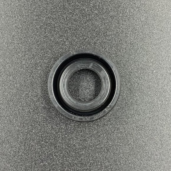 Сальник Yamaha (93101-11M23) (11x22x7) (Omax 2) Сальник Yamaha (93101-11M23) (11x22x7) (Omax 2)