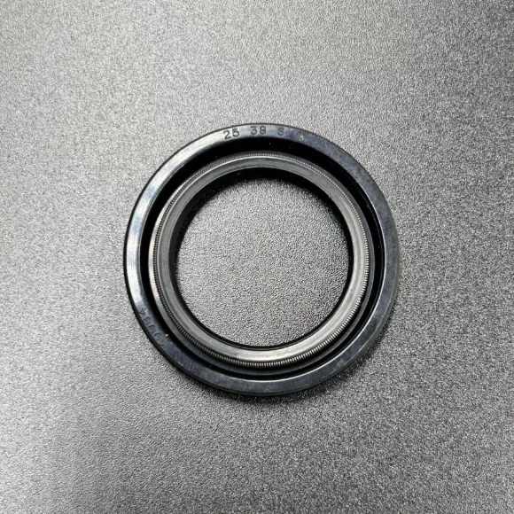 Сальник Yamaha (93101-25018) (25x38x6) (KACAWA) Сальник Yamaha (93101-25018) (25x38x6) (KACAWA)