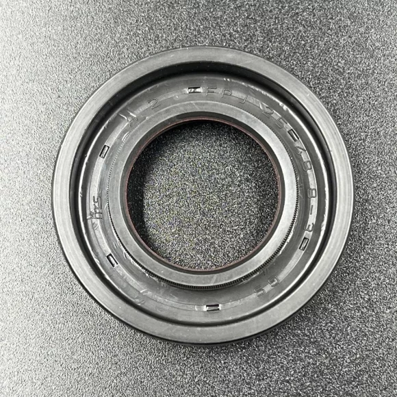 Сальник Yamaha (93102-25008; 93102-25M28) (25x48x8) (Yamaha)