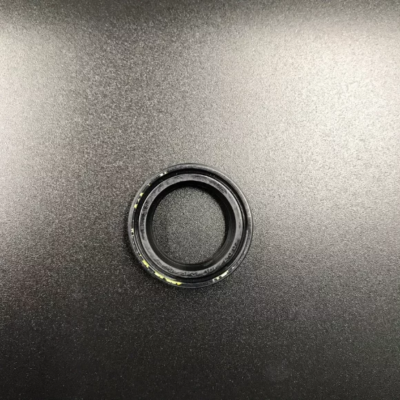 Уплотнение на гидроподъемник Yamaha 50-90, F75-100 (Yamaha)