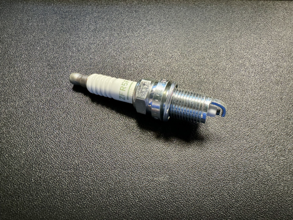 Свеча зажигания 5165 ZFR5F (NGK)