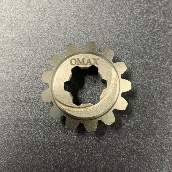 Шестерня вертикального вала (Пиньон) Yamaha 2 (646-45551-00) (Omax)