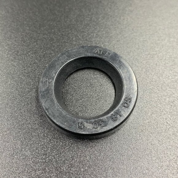 Сальник Yamaha (93104-18049) (18x30x5) (TM)
